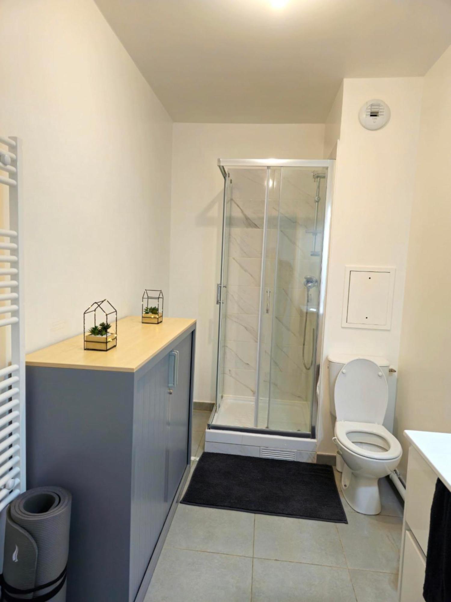 Studio Entre Paris Et Disney Apartment Bussy-Saint-Georges Luaran gambar